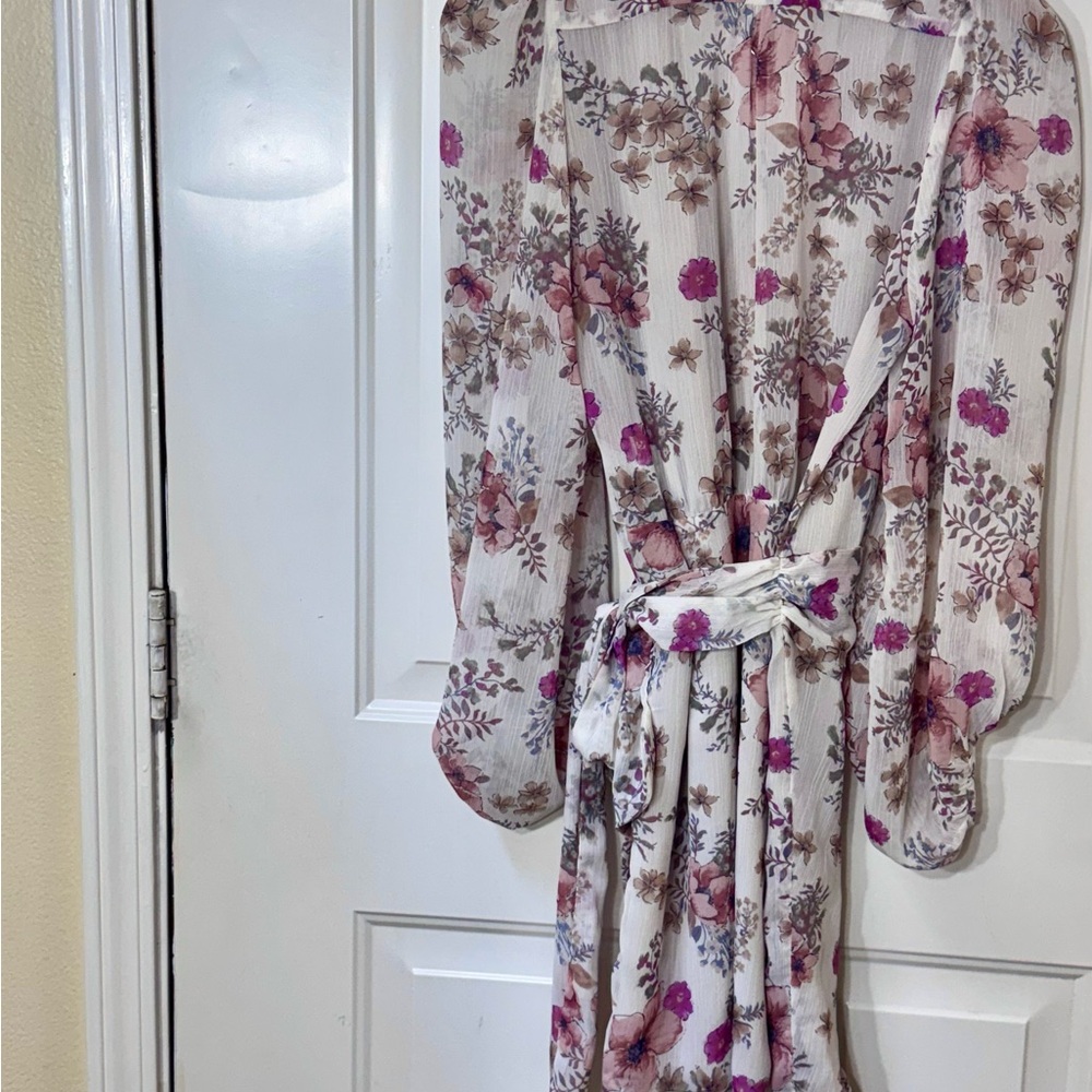 VICI Avant Floral Chiffon Wrap Dress - Picture 9 of 13